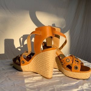 LUCKY BRANDS HEELS NEVER WORN